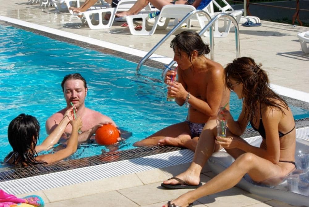 Нью Лайн Вилладж