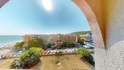 Купить ID7405 Двухкомнатная квартира с видом на море вапарт - отеле Атриум Бич в Болгарии