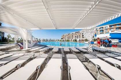 Купить ID4885 Квартиры от застройщика в комплексе Premier Fort Beach в Болгарии