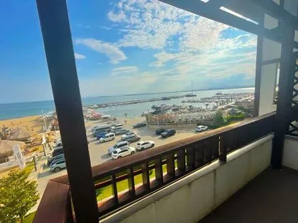 Купить ID7046 Трехкомнатная квартира в ЖК Арена 1 в Болгарии