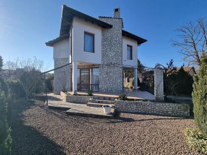 Купить ID7142 Двухэтажный дом с участком земли в с. Бата в Болгарии