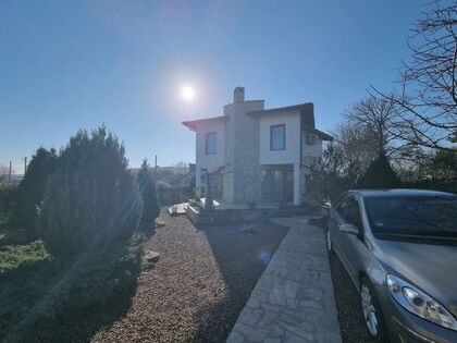 Купить ID7142 Двухэтажный дом с участком земли в с. Бата в Болгарии