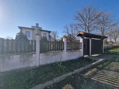 Купить ID7142 Двухэтажный дом с участком земли в с. Бата в Болгарии