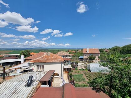 Купить ID7266 Дом с земельным участком в селе Медово в Болгарии