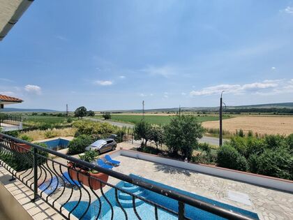 Купить ID7477 Двухэтажный дом с бассейном в селе Горица в Болгарии