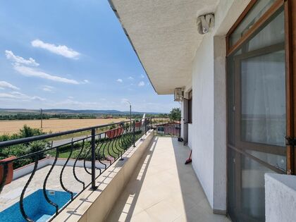 Купить ID7477 Двухэтажный дом с бассейном в селе Горица в Болгарии