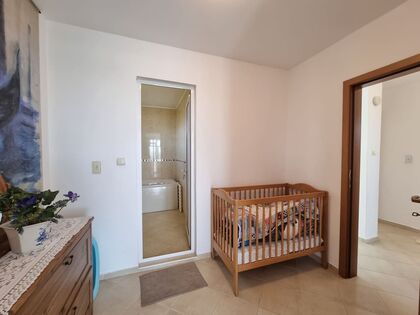 Купить ID7477 Двухэтажный дом с бассейном в селе Горица в Болгарии