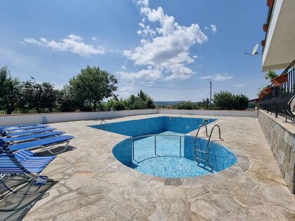 Купить ID7477 Двухэтажный дом с бассейном в селе Горица в Болгарии