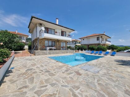 Купить ID7477 Двухэтажный дом с бассейном в селе Горица в Болгарии