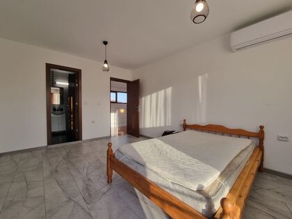 Купить ID7580 Двухэтажный дом с участком земли в селе Александрово в Болгарии