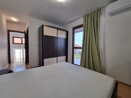 Купить ID7580 Двухэтажный дом с участком земли в селе Александрово в Болгарии