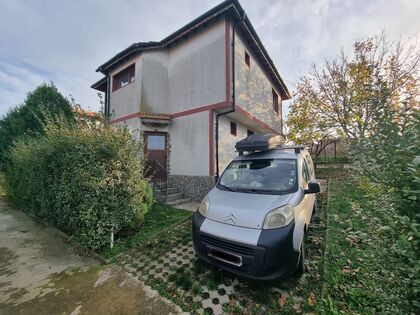 Купить ID7580 Двухэтажный дом с участком земли в селе Александрово в Болгарии