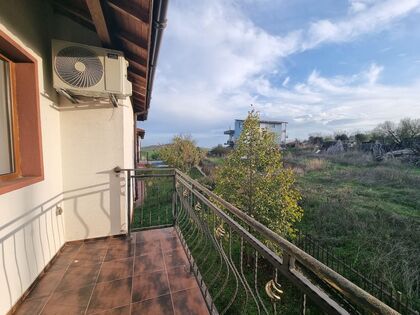 Купить ID7580 Двухэтажный дом с участком земли в селе Александрово в Болгарии