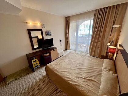 Купить ID7641 Двухкомнатная квартира с видом на море в отеле Majestic Beach Resort в Болгарии