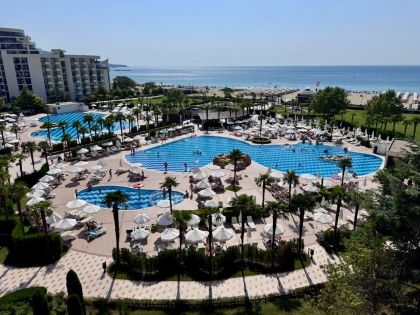 Купить ID8043 Двухкомнатная квартира с видом на море в ЖК Majestic Beach Resort. в Болгарии
