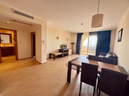 Купить ID8044 Двухкомнатная квартира с видом на море в апарт - отеле Majestic Beach Resort. в Болгарии