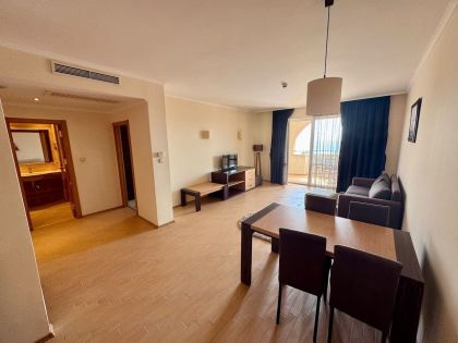 Купить ID8044 Двухкомнатная квартира с видом на море в апарт - отеле Majestic Beach Resort. в Болгарии