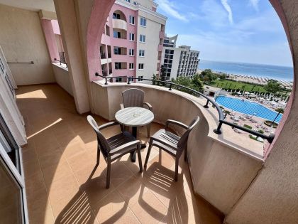 Купить ID8044 Двухкомнатная квартира с видом на море в апарт - отеле Majestic Beach Resort. в Болгарии