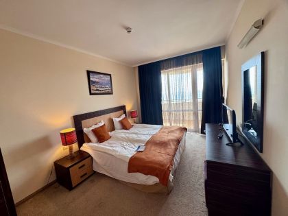 Купить ID8044 Двухкомнатная квартира с видом на море в апарт - отеле Majestic Beach Resort. в Болгарии