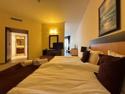 Купить ID8042 Двухкомнатная квартира в апарт - отеле Majestic Beach Resort. в Болгарии
