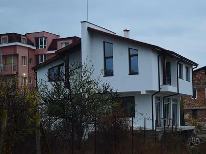 Купить ID1882 Двухэтажный дом с участком земли в Болгарии