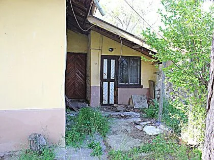 Купить ID2212 Дом с участком земли в селе Горица в Болгарии