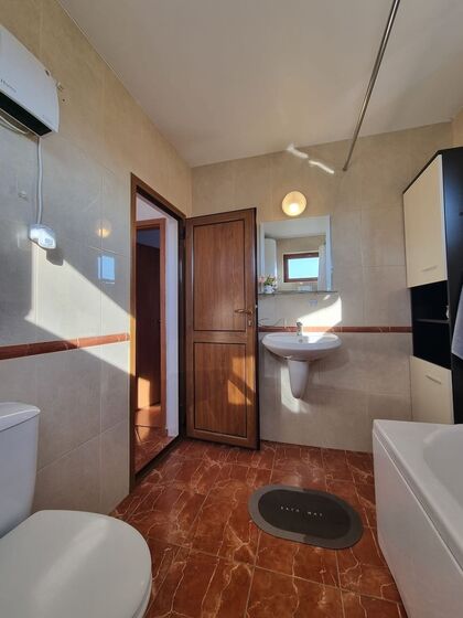 Купить ID7142 Двухэтажный дом с участком земли в с. Бата в Болгарии