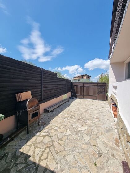 Купить ID7266 Дом с земельным участком в селе Медово в Болгарии