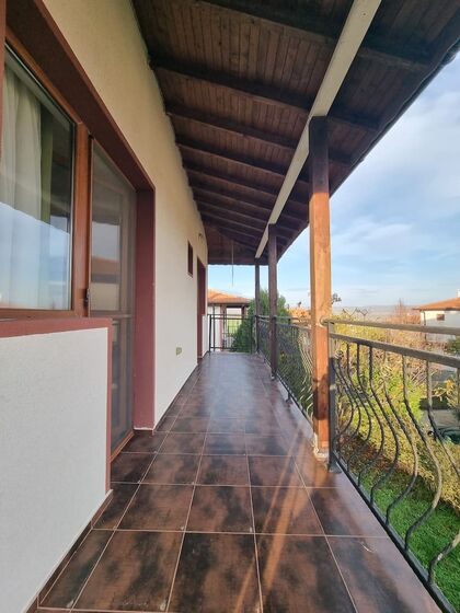 Купить ID7580 Двухэтажный дом с участком земли в селе Александрово в Болгарии