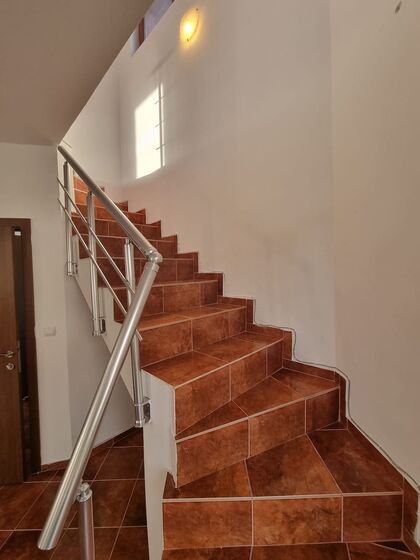 Купить ID7580 Двухэтажный дом с участком земли в селе Александрово в Болгарии