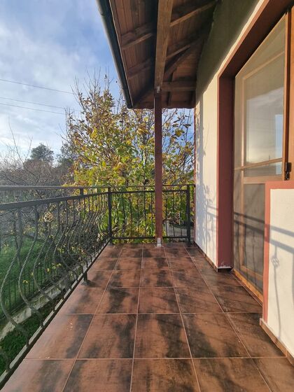 Купить ID7580 Двухэтажный дом с участком земли в селе Александрово в Болгарии