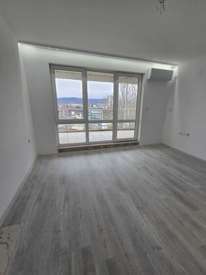 Купить ID7712 Двухкомнатная квартира в ЖК Флорес Парк в Болгарии