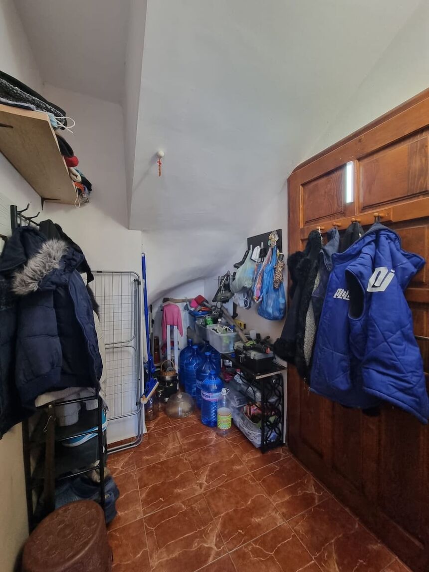 ID7142 Двухэтажный дом с участком земли в с. Бата