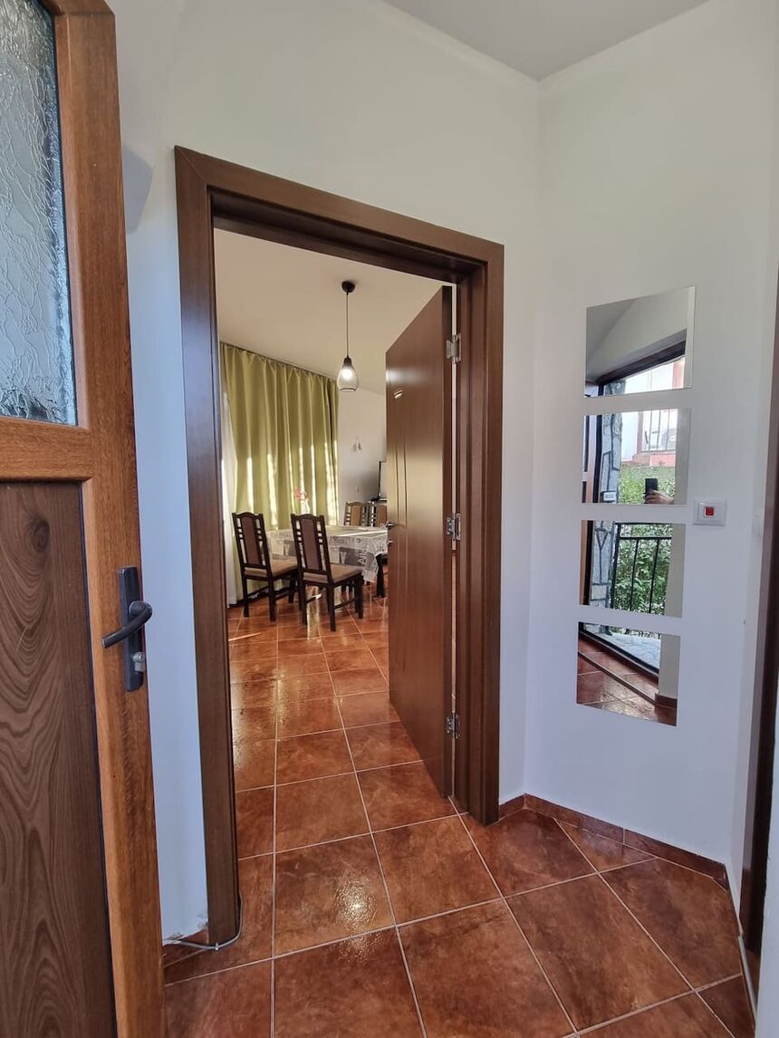 ID7580 Двухэтажный дом с участком земли в селе Александрово