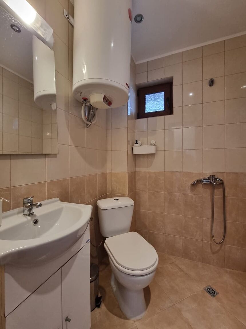 ID7580 Двухэтажный дом с участком земли в селе Александрово