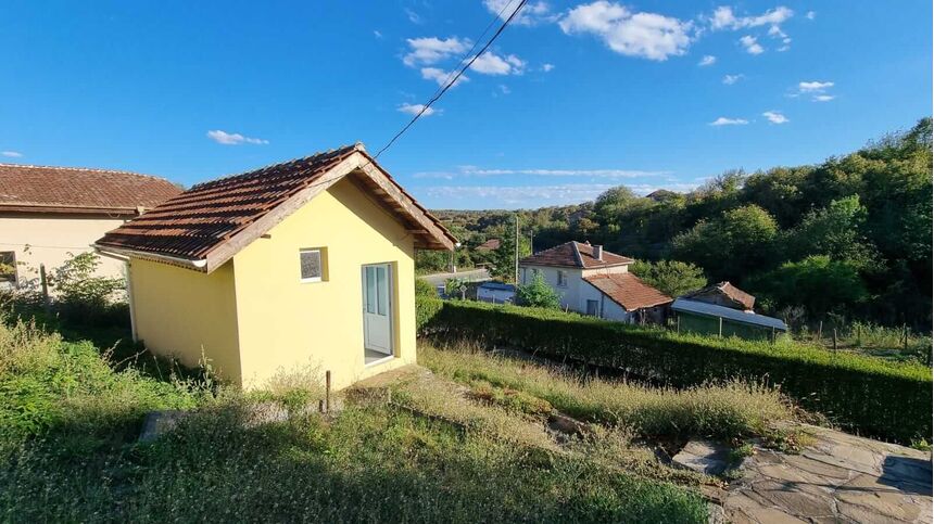 ID5454 Одноэтажный дом с большим участком земли в селе Ново Паничарево