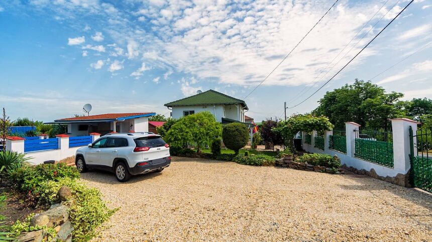 ID7039 Двухэтажный дом с земельным участком в селе Дюлево