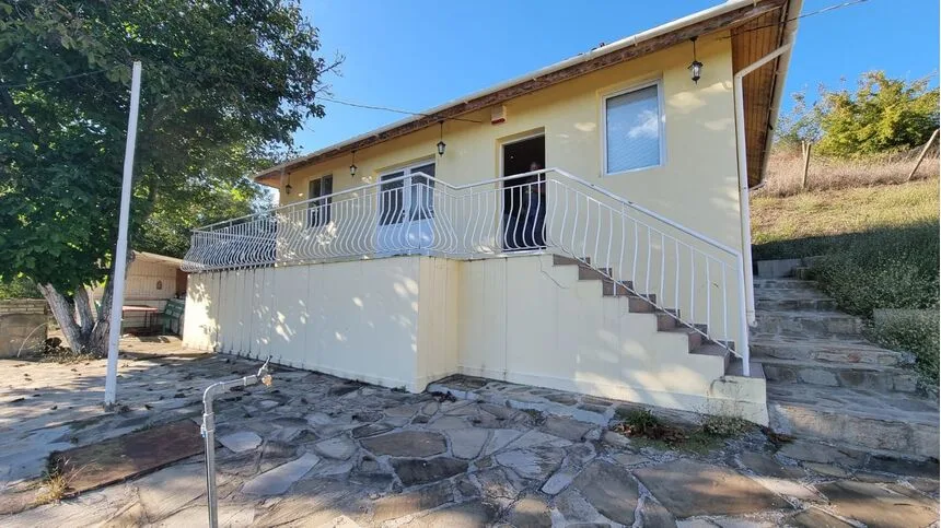 ID5454 Одноэтажный дом с большим участком земли в селе Ново Паничарево