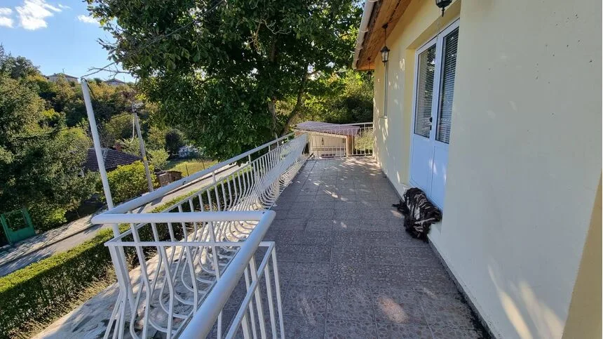 ID5454 Одноэтажный дом с большим участком земли в селе Ново Паничарево