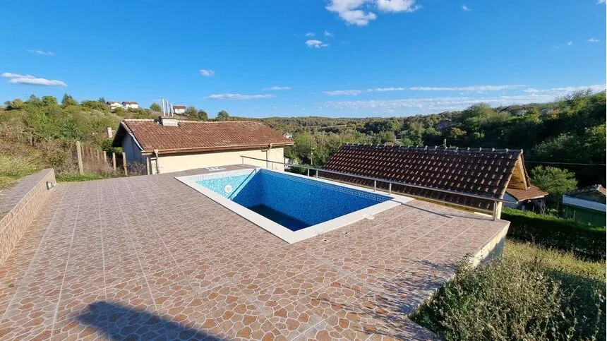 ID5454 Одноэтажный дом с большим участком земли в селе Ново Паничарево