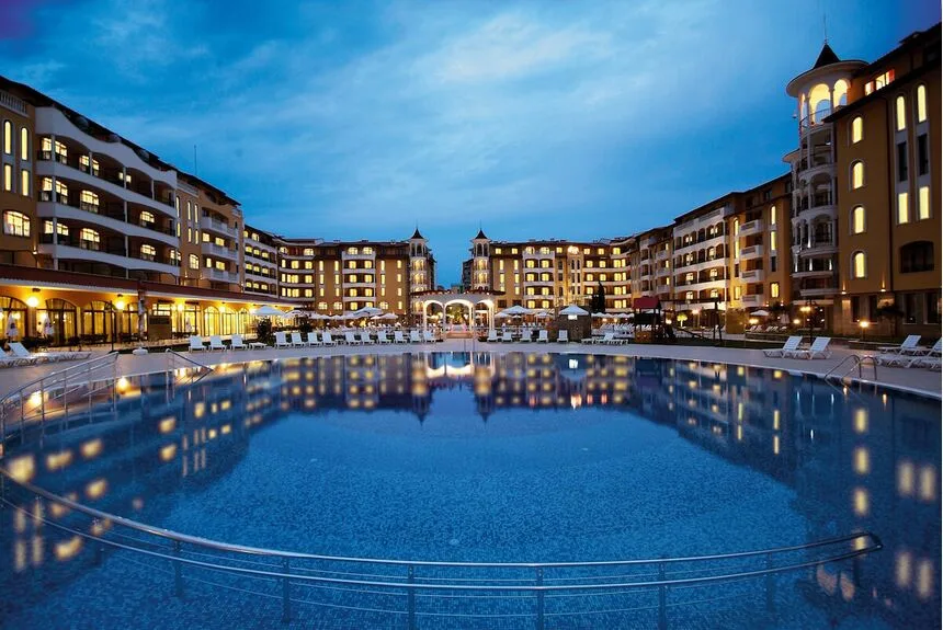 ID5330 Трехкомнатная квартира в комплексе Роял Сан