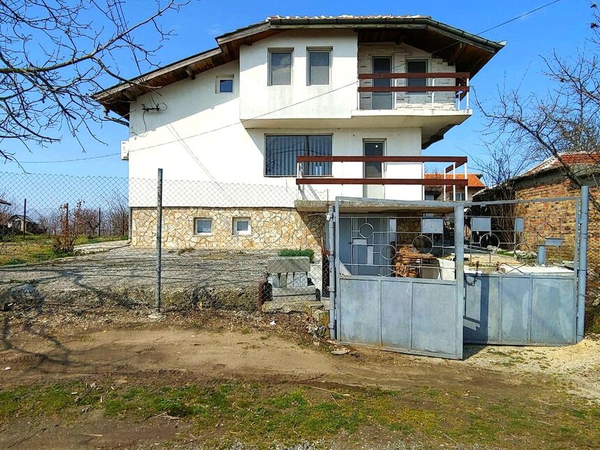ID4107 Двухэтажный дом в селе Константиново