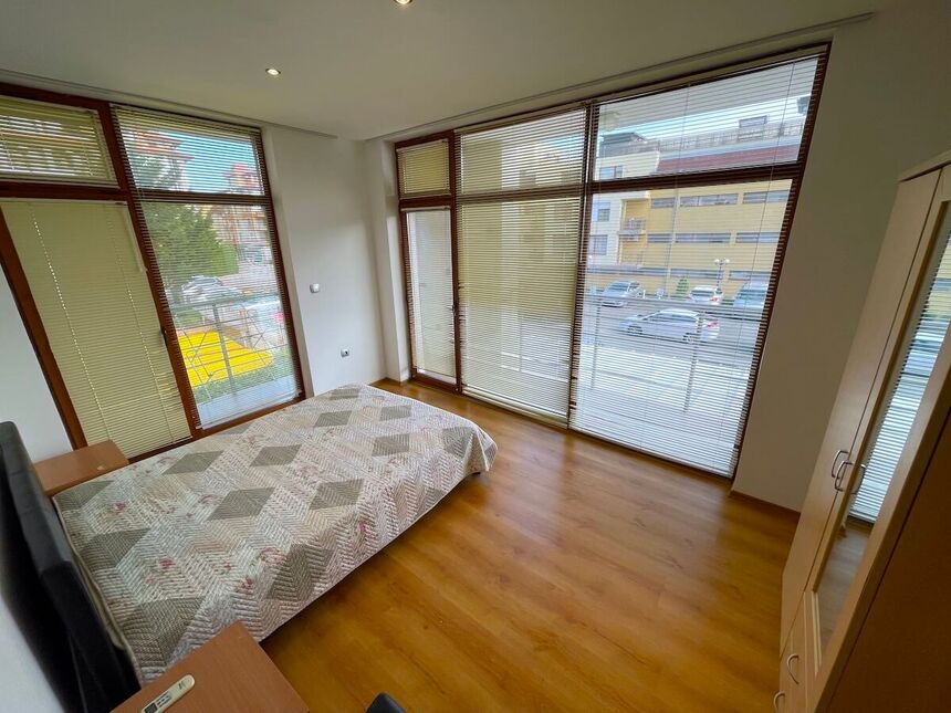 ID2476 Трехкомнатная квартира в комплексе Нов.Изгрев