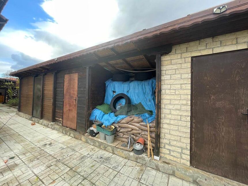 ID5452 Двухэтажный дом с участком земли в селе Горица