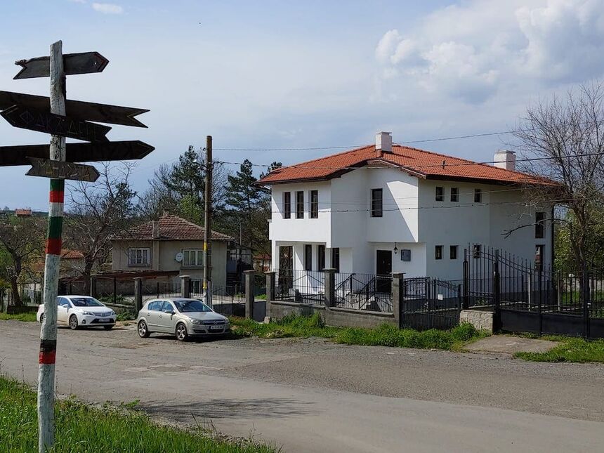 ID5873 Двухэтажный дом с земельным участком в селе Драчево