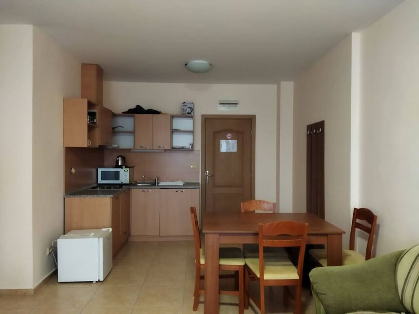 ID5667 Четырехкомнатная квартира в Trakia Plaza Hotel