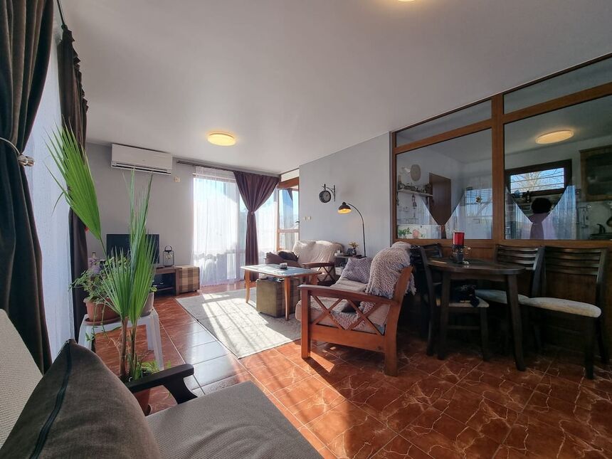 ID7142 Двухэтажный дом с участком земли в с. Бата