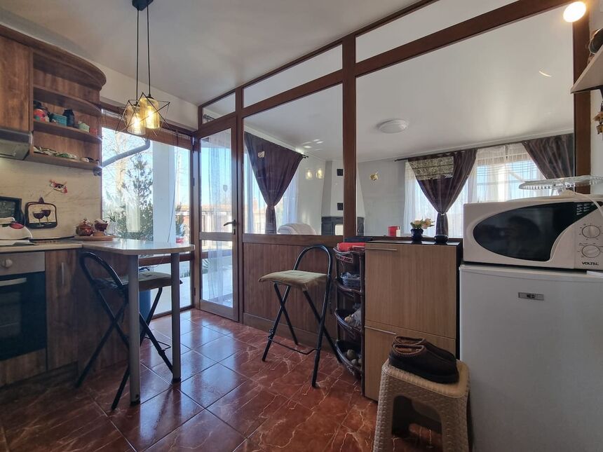 ID7142 Двухэтажный дом с участком земли в с. Бата