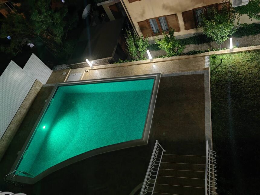 ID7249 Трехэтажный дом в селе Кошарица