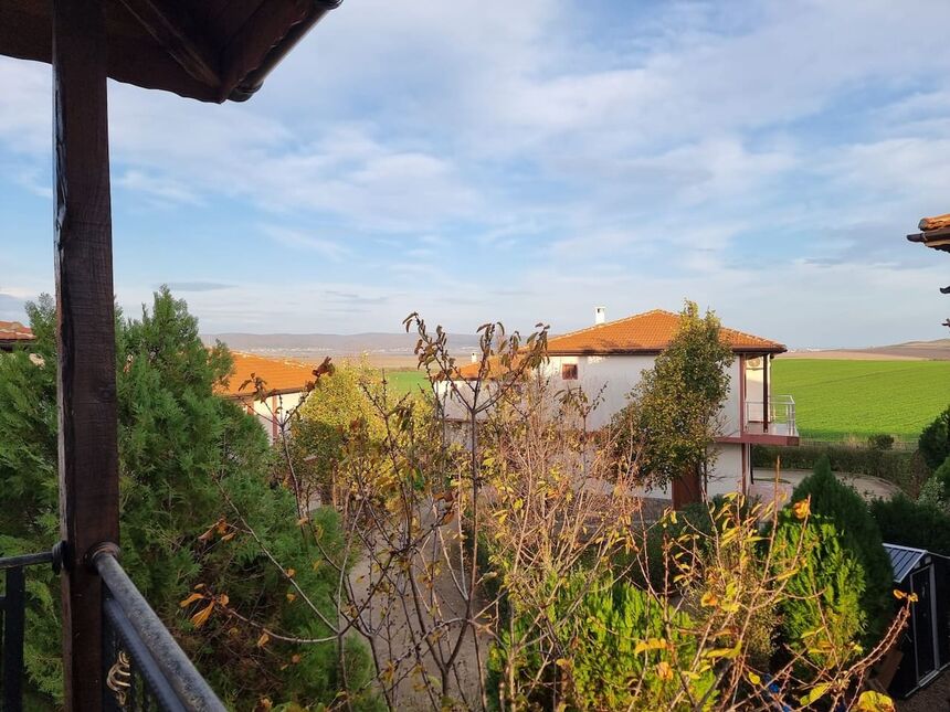 ID7580 Двухэтажный дом с участком земли в селе Александрово